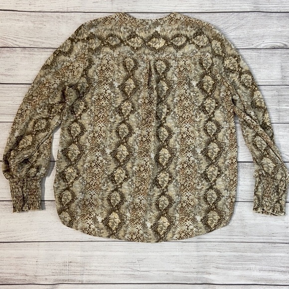 STACCATO Animal Print V-Neck Faux Wrap Front Animal Print Long Sleeve Blouse - Picture 2 of 14